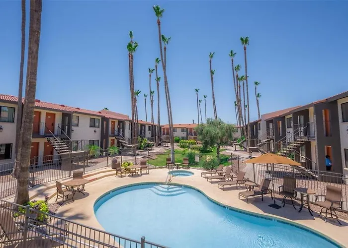 232 Fully Furnished 1br Suite-prime Location